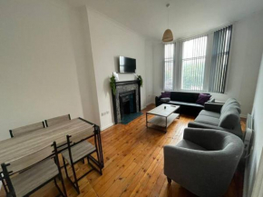 Spacious Flat for 6 City Center GS305
